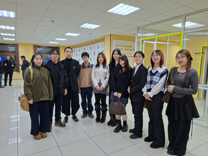 Студенческий актив АГИКИ встретился с Главой Якутска Евгением Григорьевым